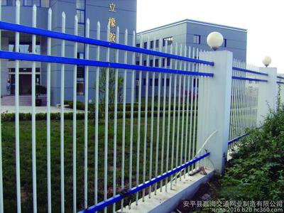 安平鑫海護欄/護欄網 工廠隔離柵與圍網的標準件解決方案